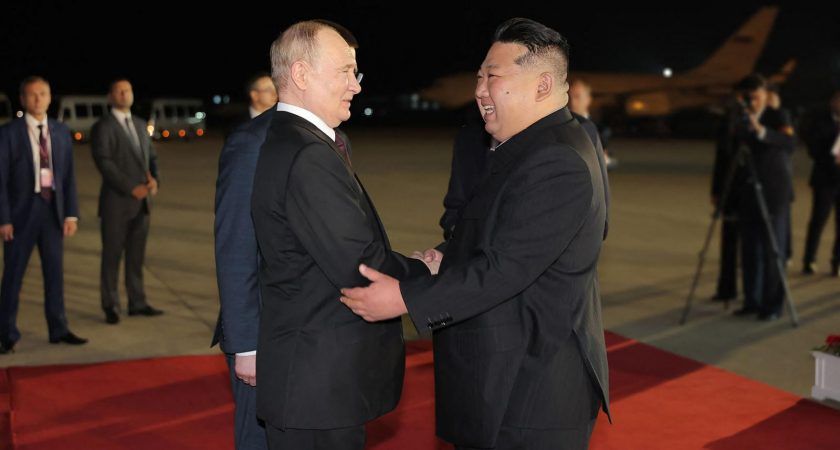 Kim assure Poutine de son soutien pour l'Ukraine et signe un pacte de défense mutuelle