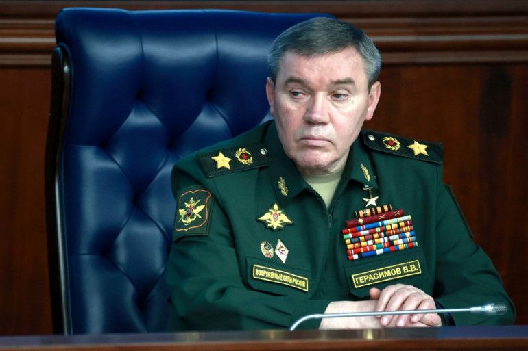 La CPI émet des mandats d'arrêt contre le chef de l'armée russe et un ex-ministre