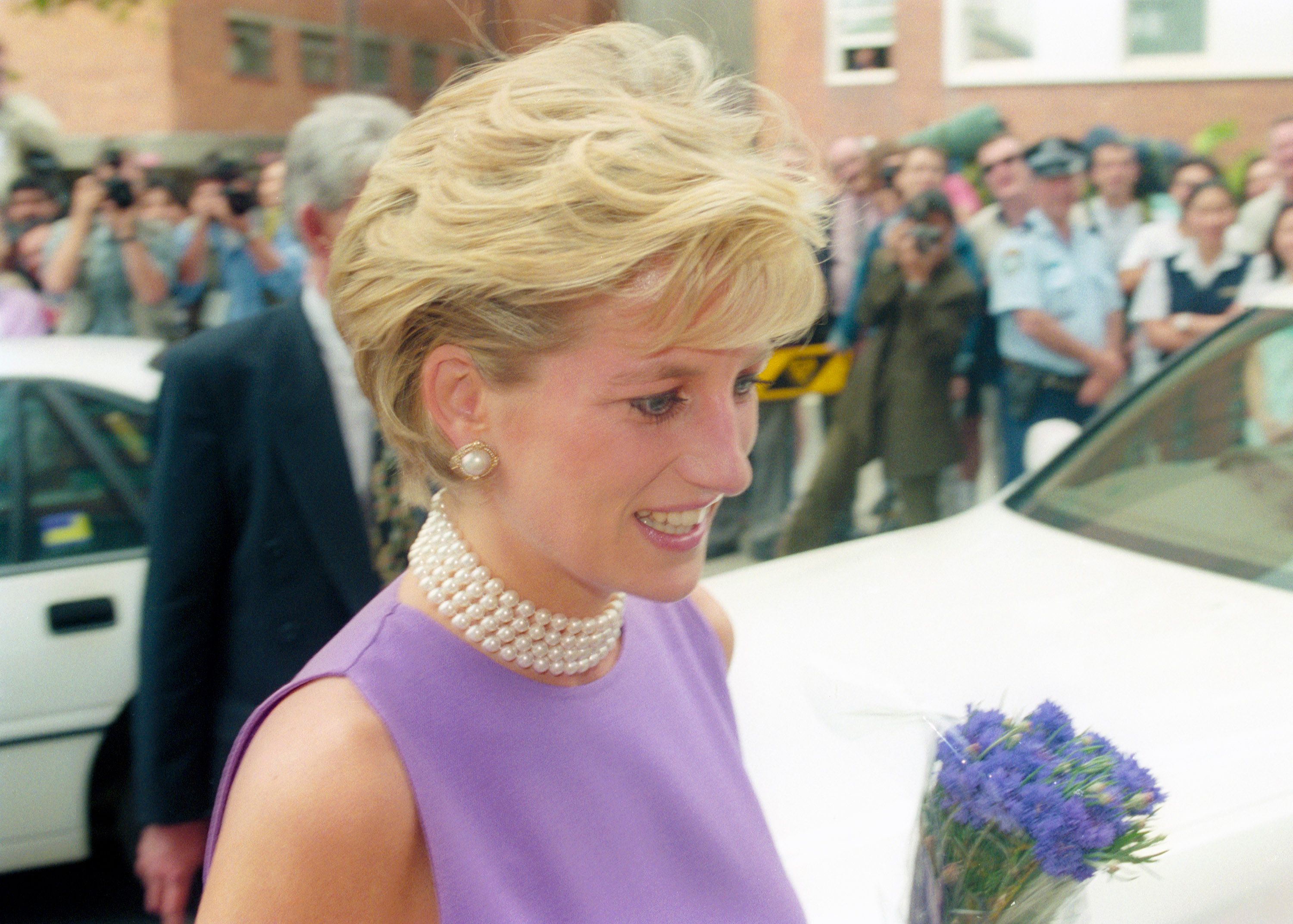Des robes de la princesse Diana aux enchères en Californie