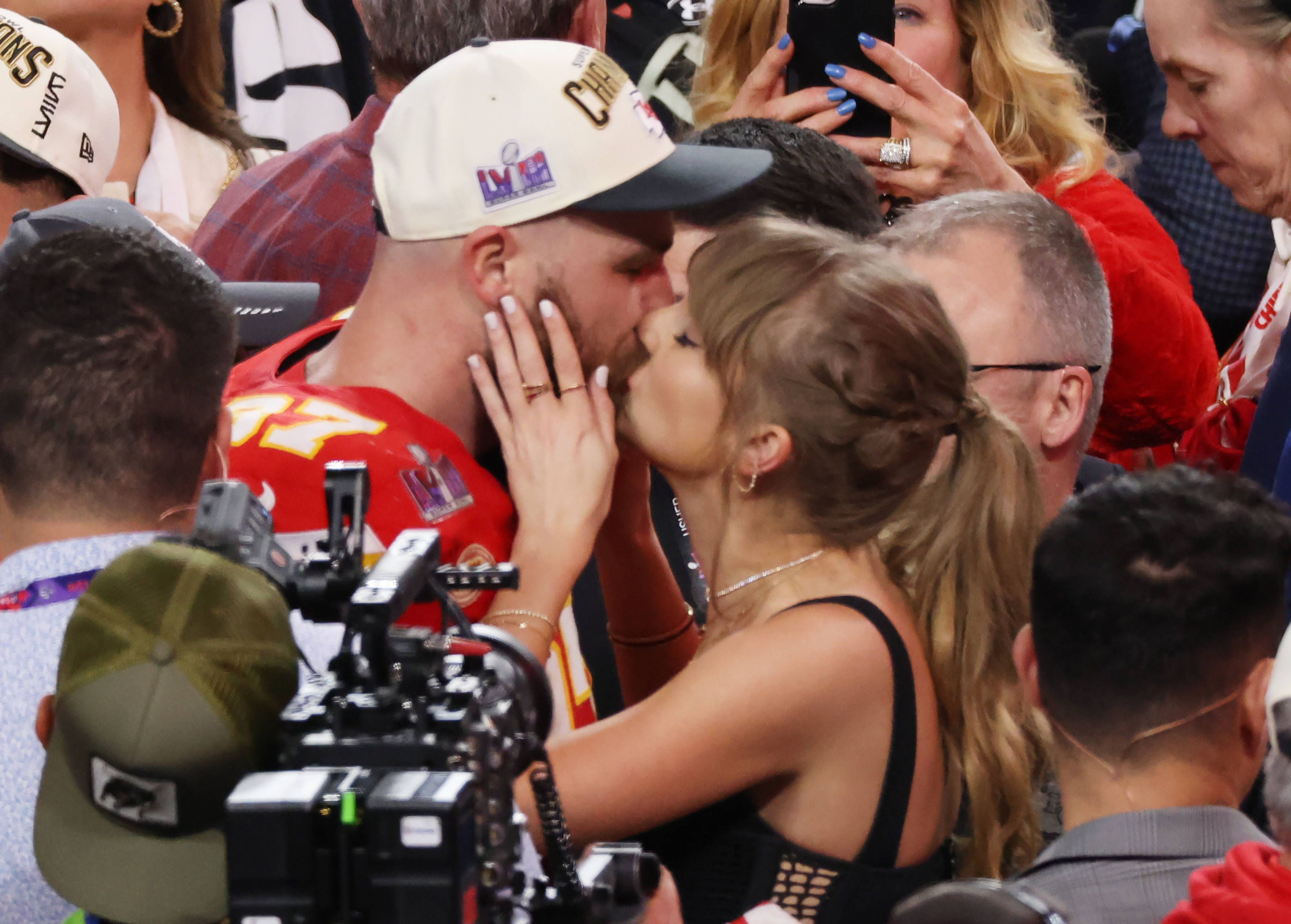 Travis Kelce se souvient du moment où il est tombé amoureux de Taylor Swift