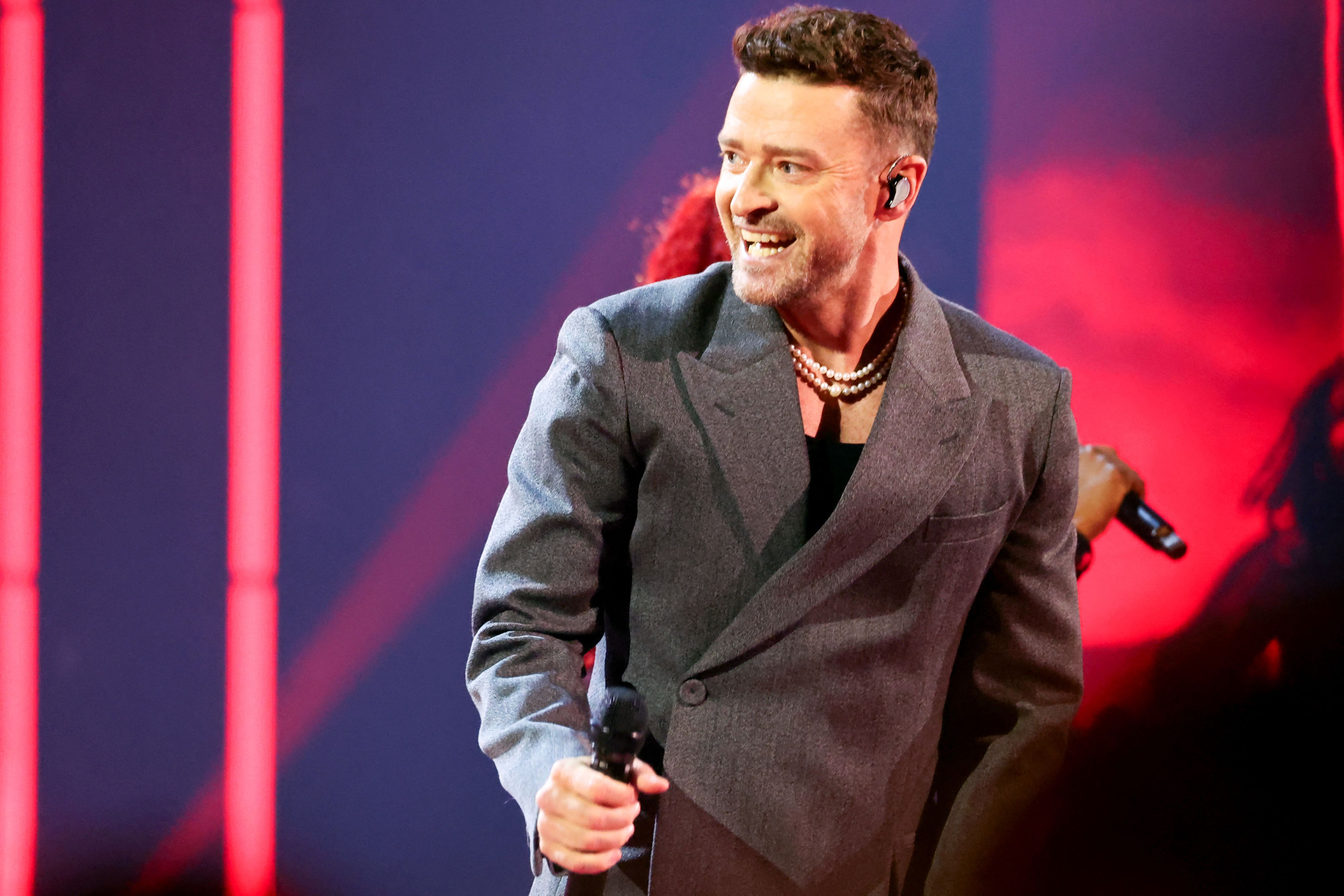 Justin Timberlake plaisante sur scène: «Y a-t-il quelqu'un ici qui conduit?»