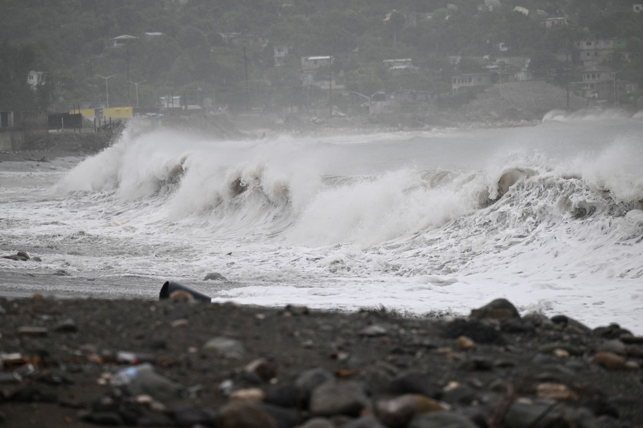 L'ouragan Béryl s'abat sur la Jamaïque et file vers le Mexique