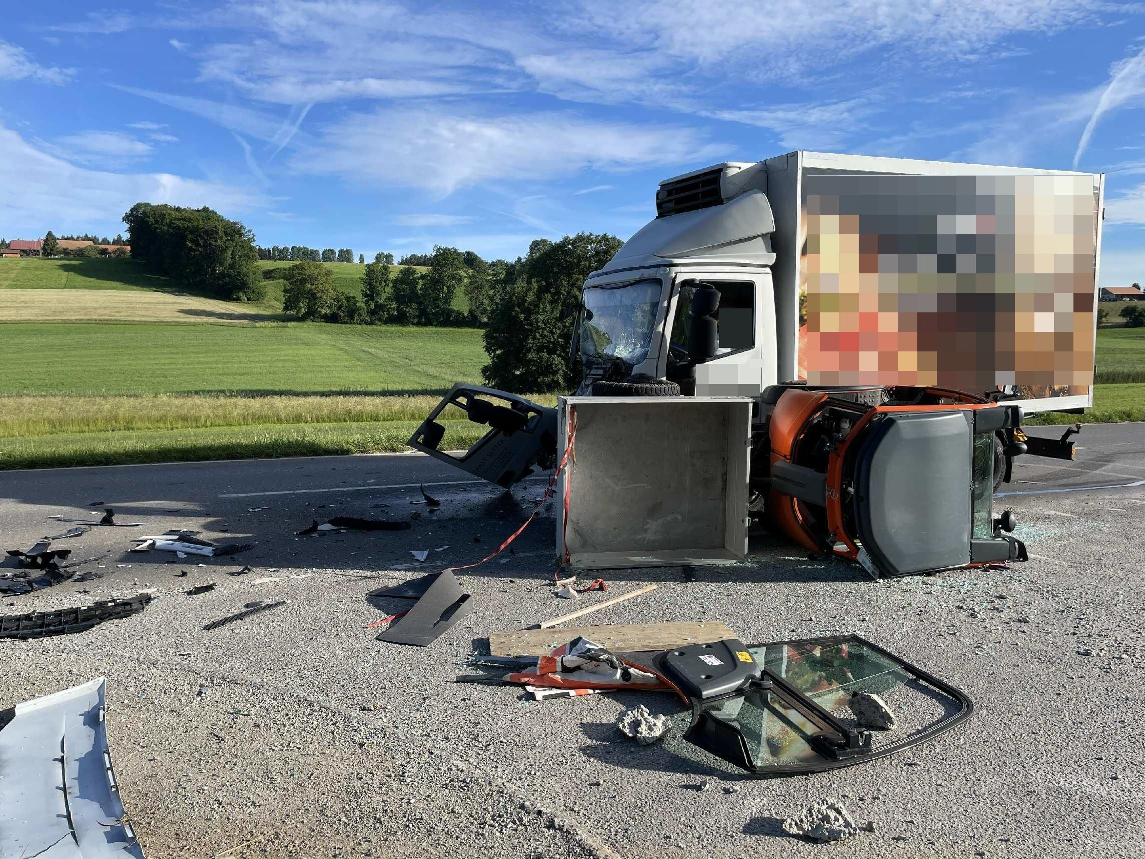 Un camion percute un véhicule communal: deux blessés légers