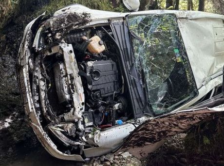 Un enfant coincé dans une voiture a été très chanceux