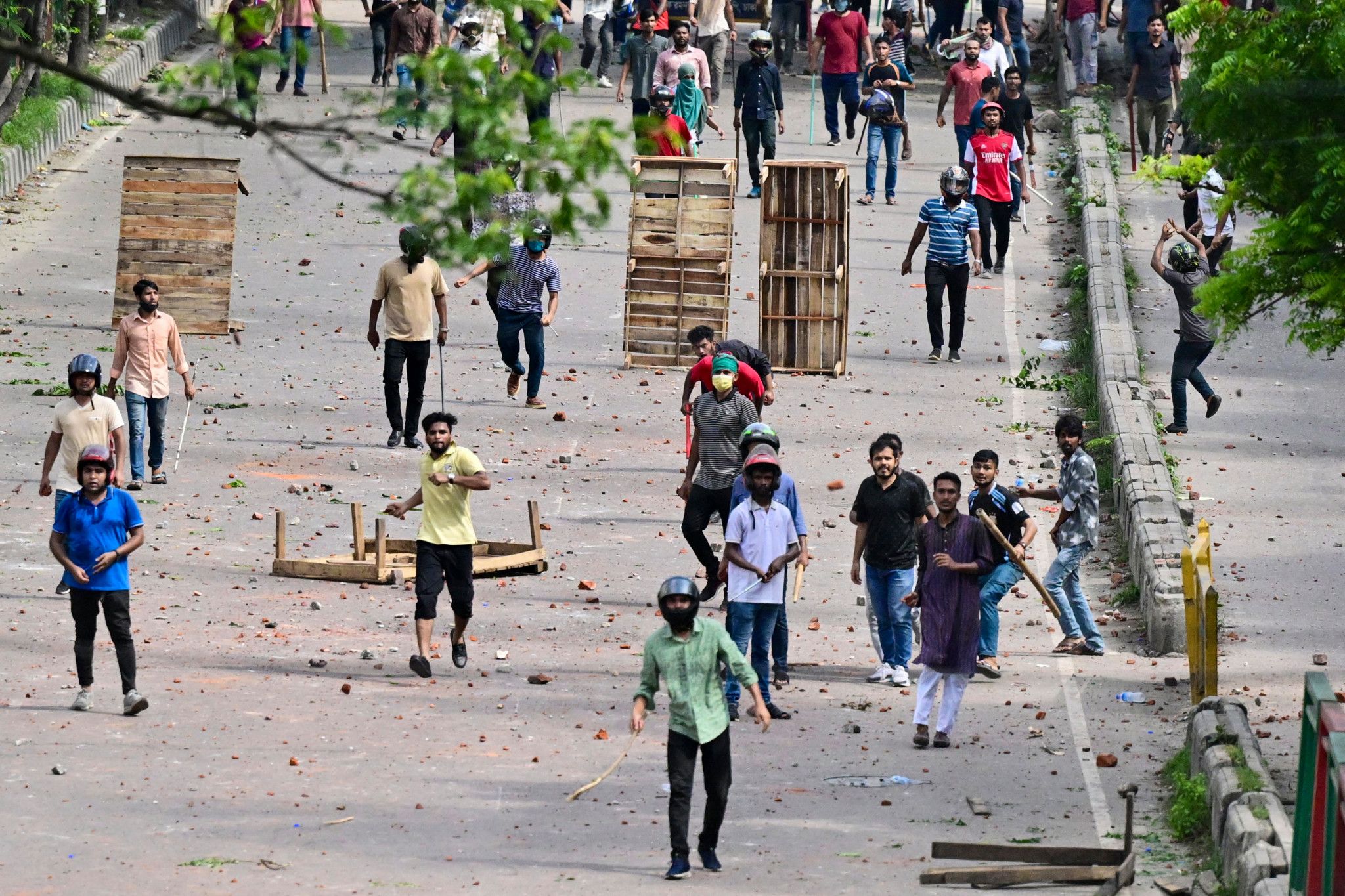 Six morts dans les manifestations contre les quotas au Bangladesh