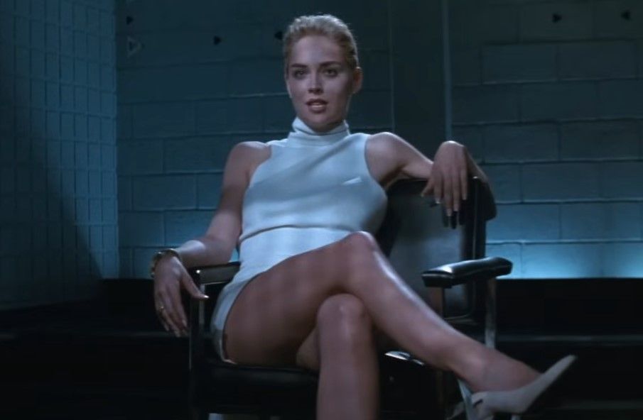 «Basic Instinct»: Sharon Stone rend hommage à sa scène mythique