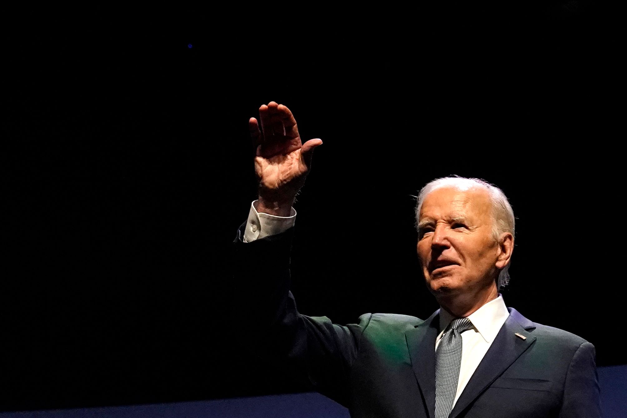 Biden veut faire interdire l'arme qui a tiré sur Trump