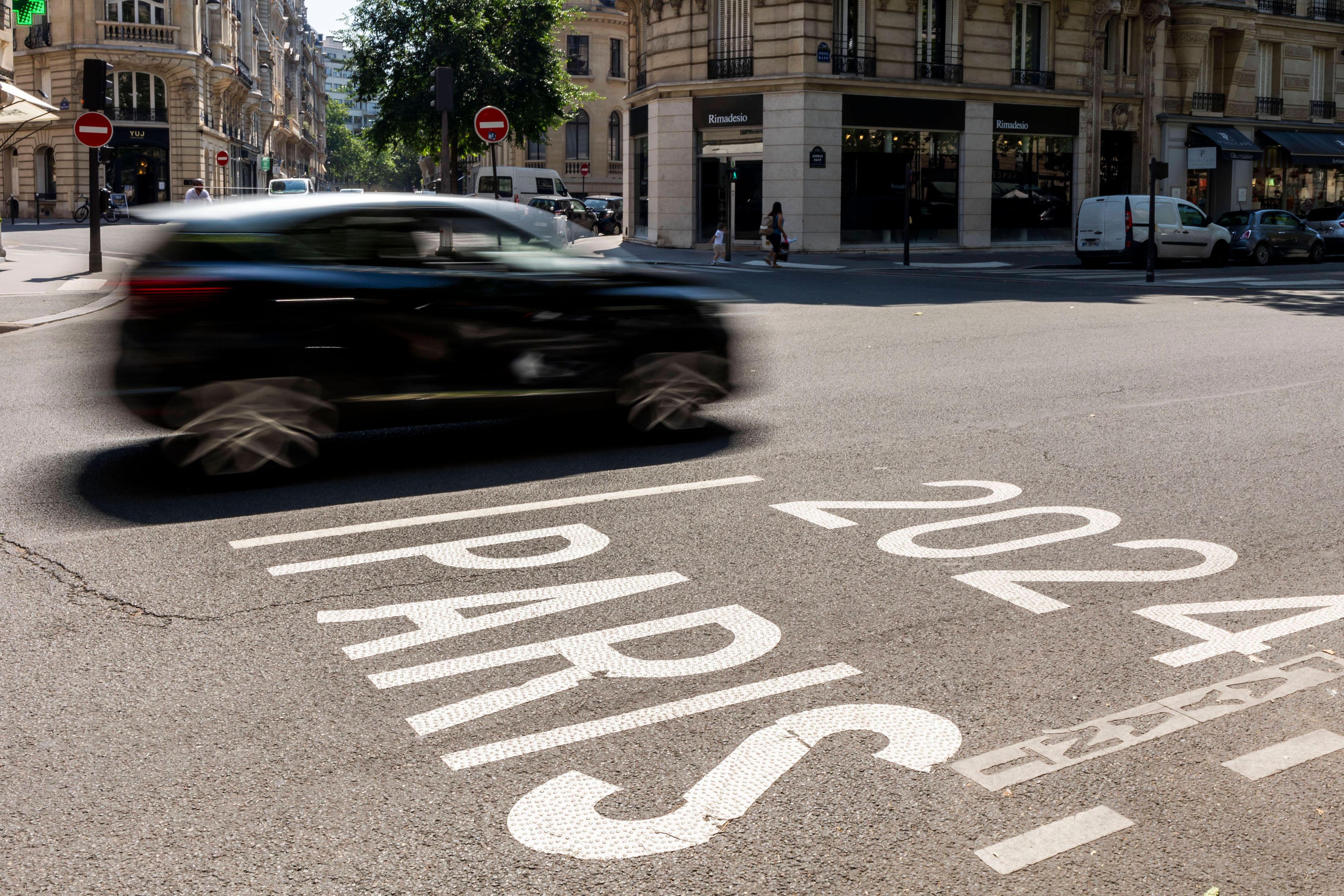 Un automobiliste fonce sur la terrasse d'un café, plusieurs blessés