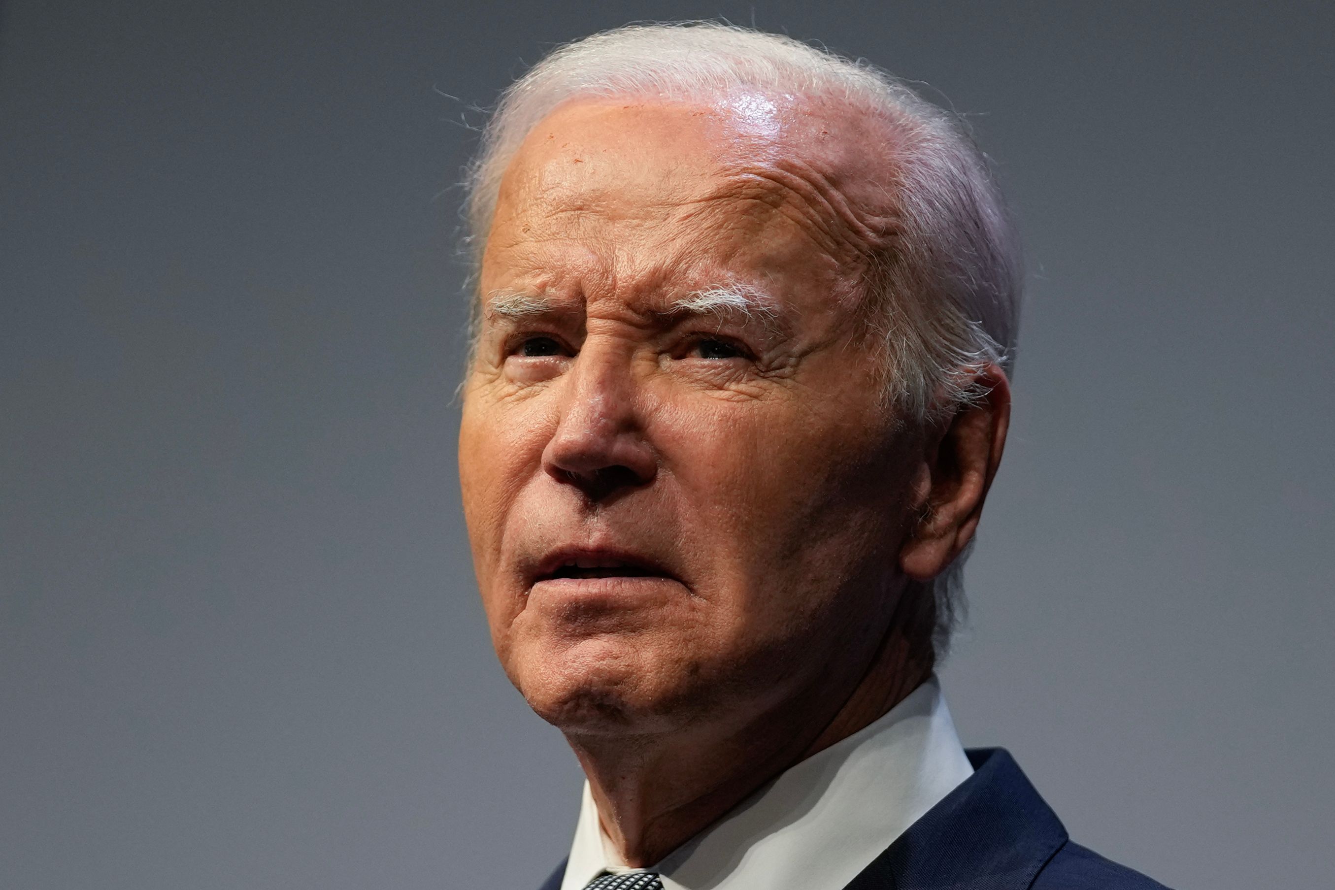 Joe Biden résiste et annonce son retour en campagne