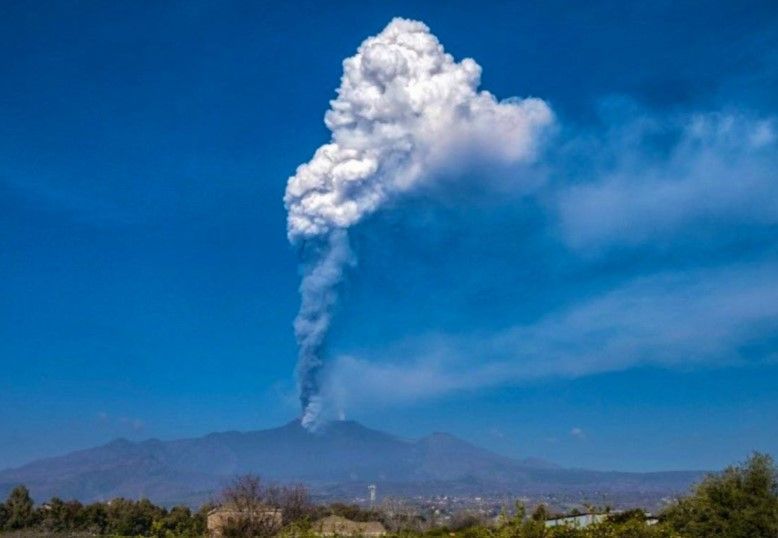 L'aéroport de Catane fermé à cause d'une éruption de l'Etna