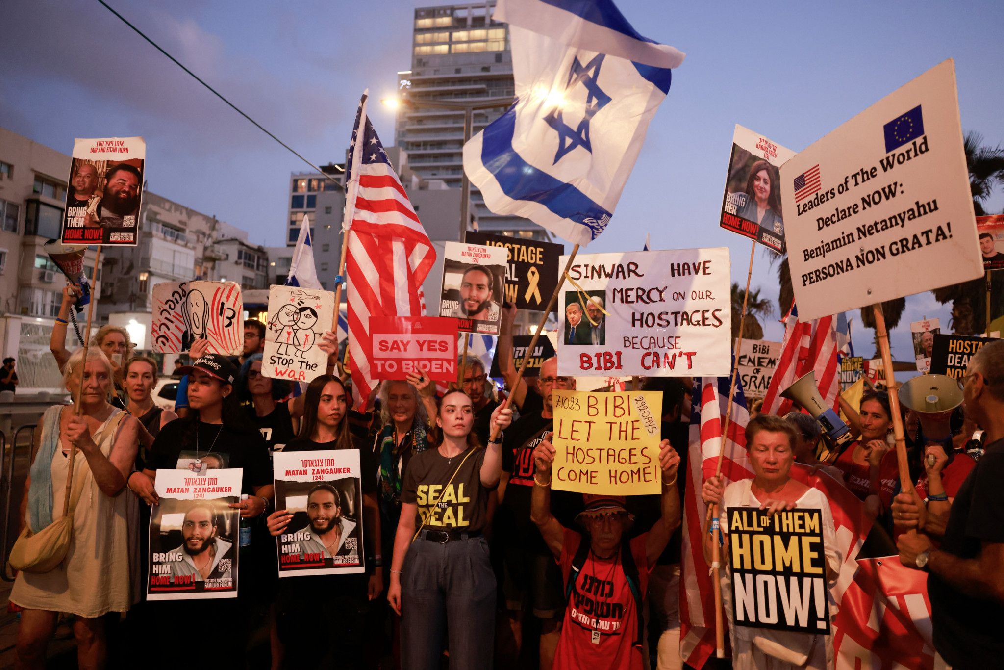 À Tel-Aviv, des familles d'otages crient leur colère