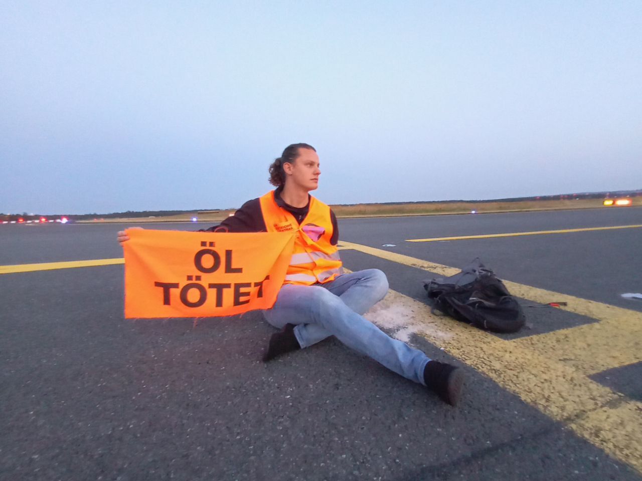 Des militants bloquent 2 heures l'aéroport de Francfort