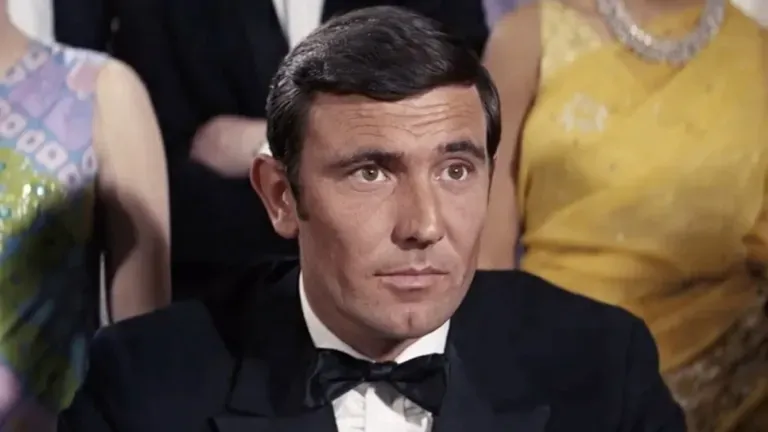 James Bond: George Lazenby annonce sa retraite