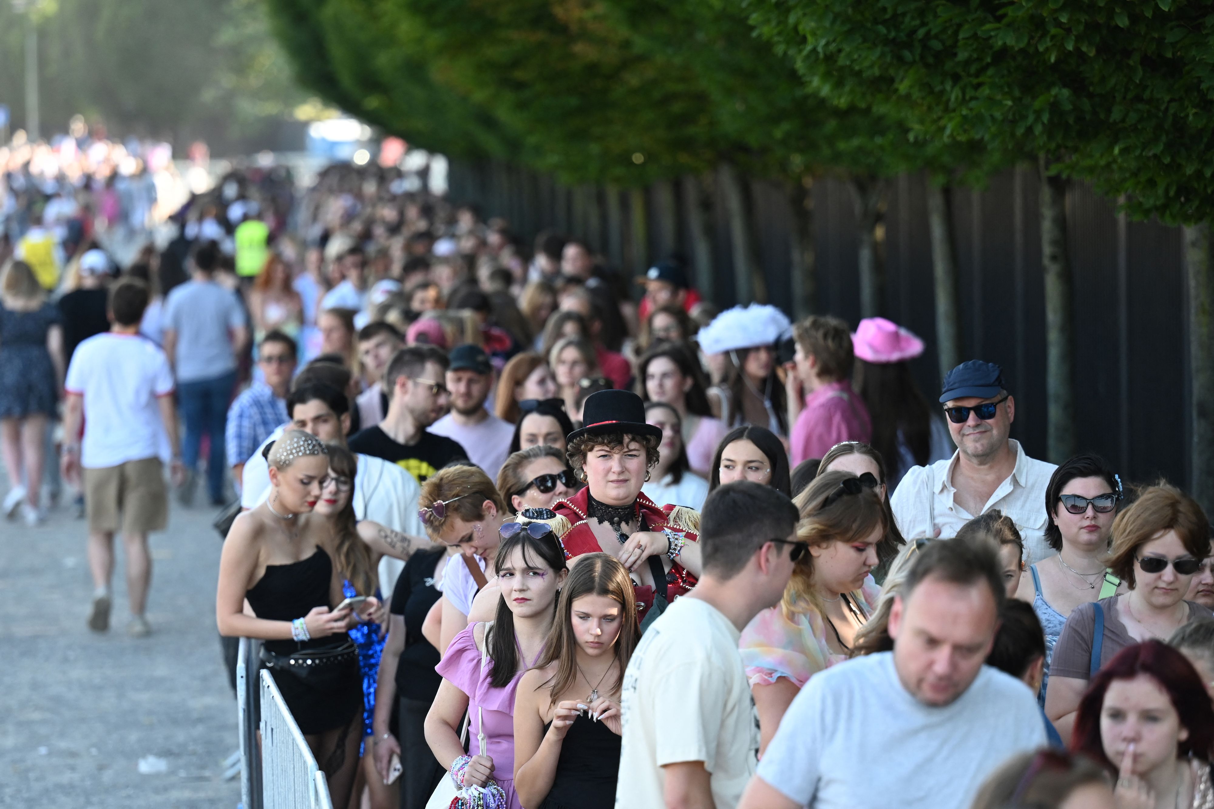 Des écologistes bloquent l'entrée VIP du stade où se produit Taylor Swift