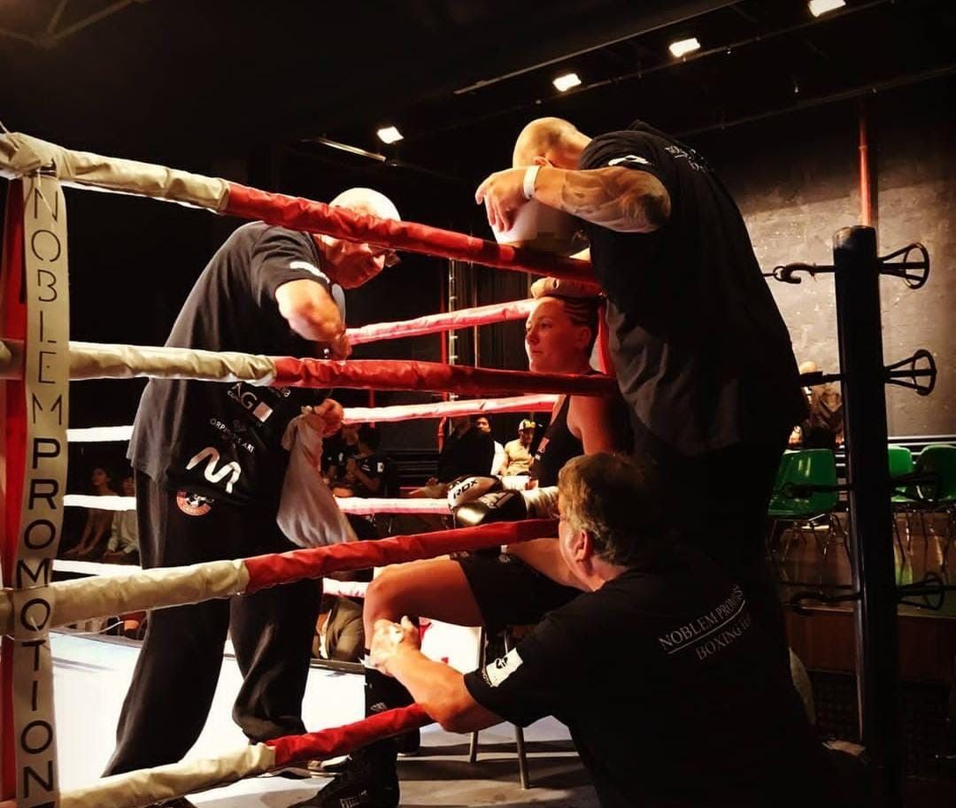 Face à la boxeuse hyperandrogène, le coach d'Anaïs Kistler aurait jeté l'éponge