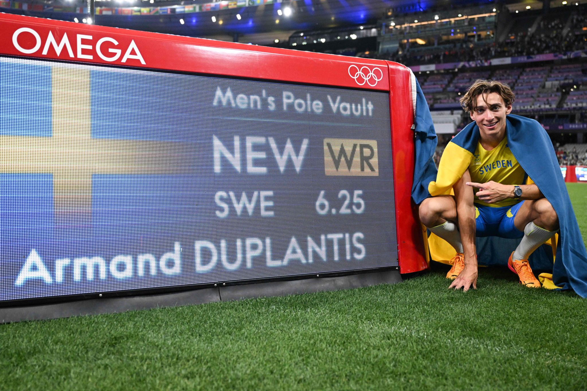 Armand Duplantis porte son record du saut à la perche à 6,25 m