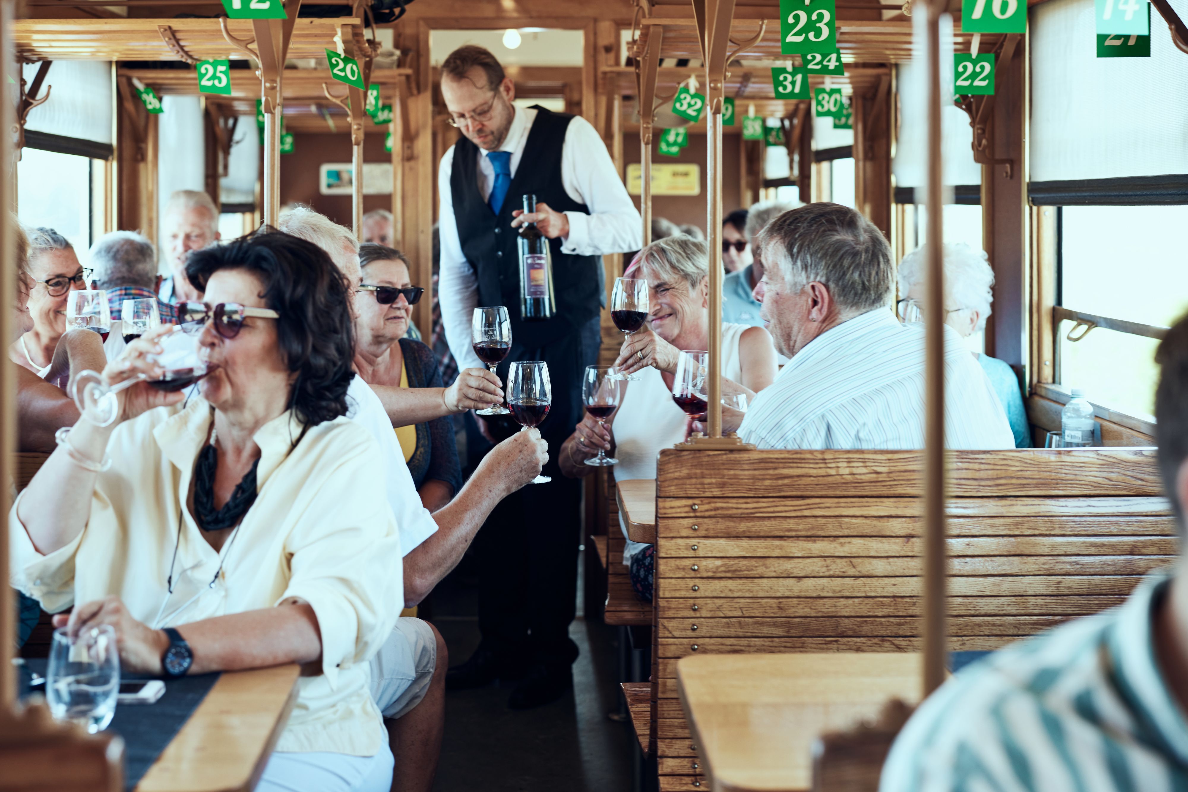 À la découverte de la Suisse Snotouristique avec le Swiss Wine Tour