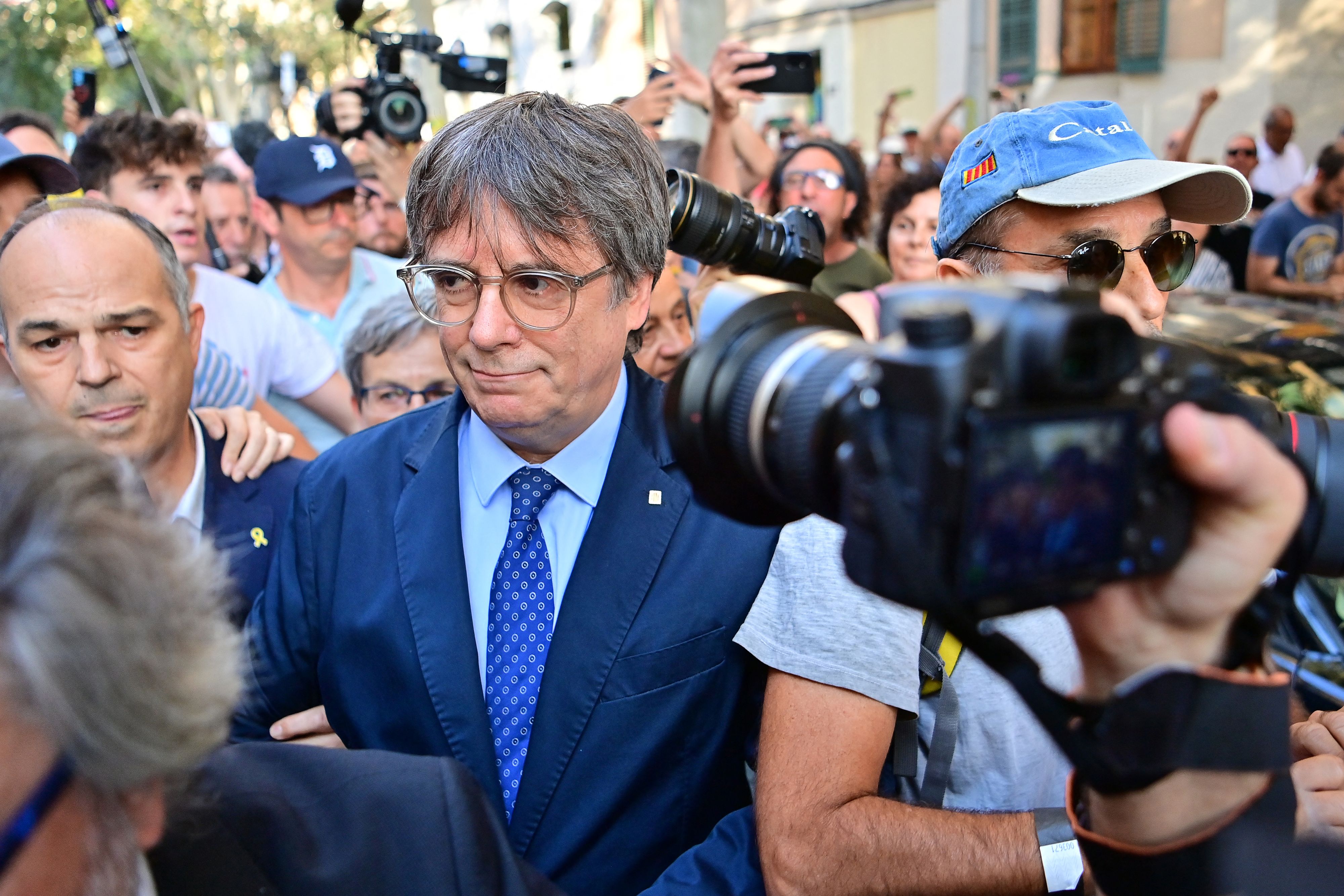 En fuite, Carles Puigdemont serait hors d'Espagne