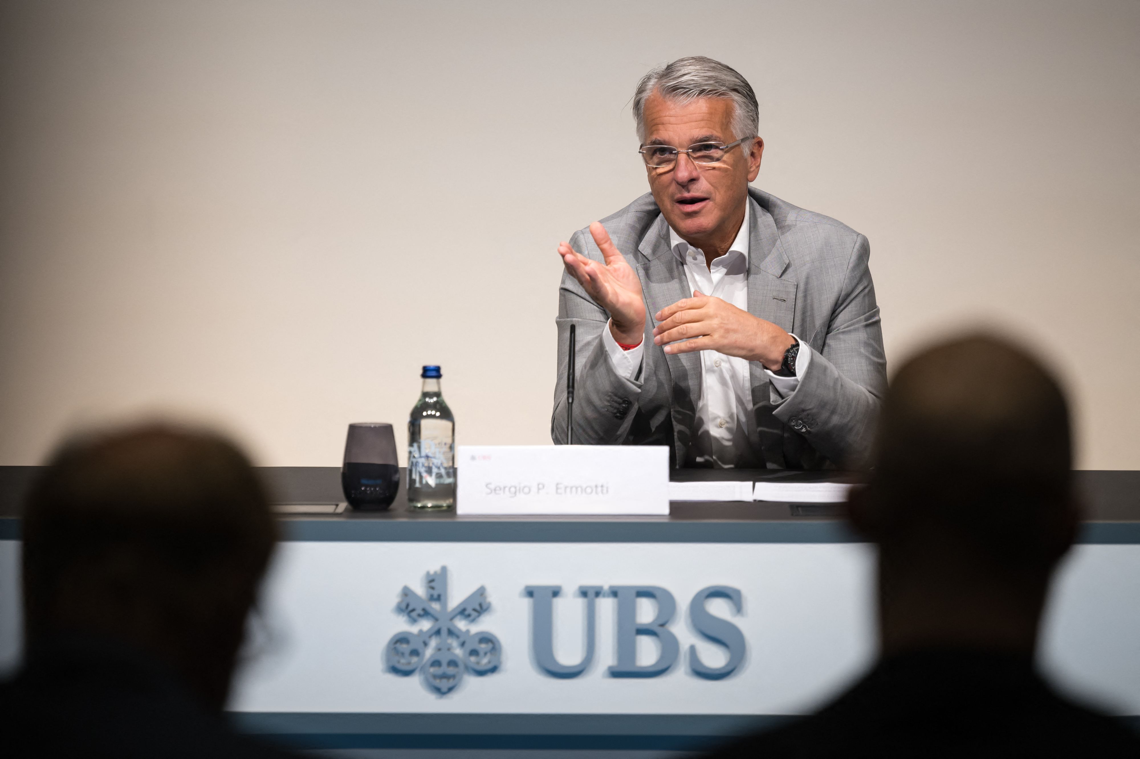 UBS réalise un bénéfice bien meilleur que prévu