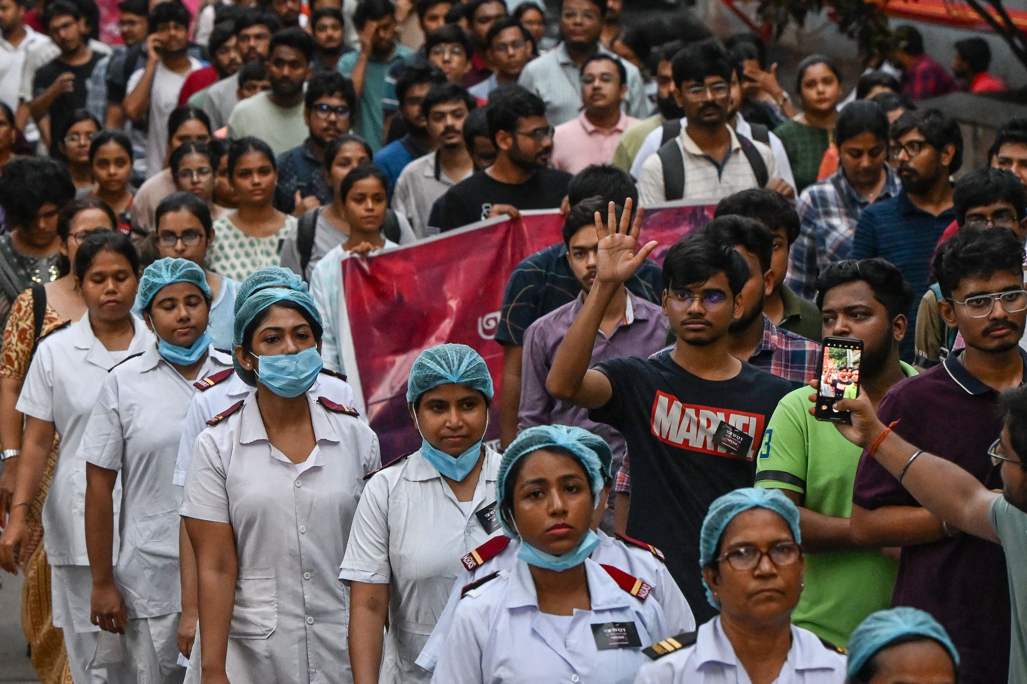 Mobilisation en Inde après le viol et le meurtre d'une médecin