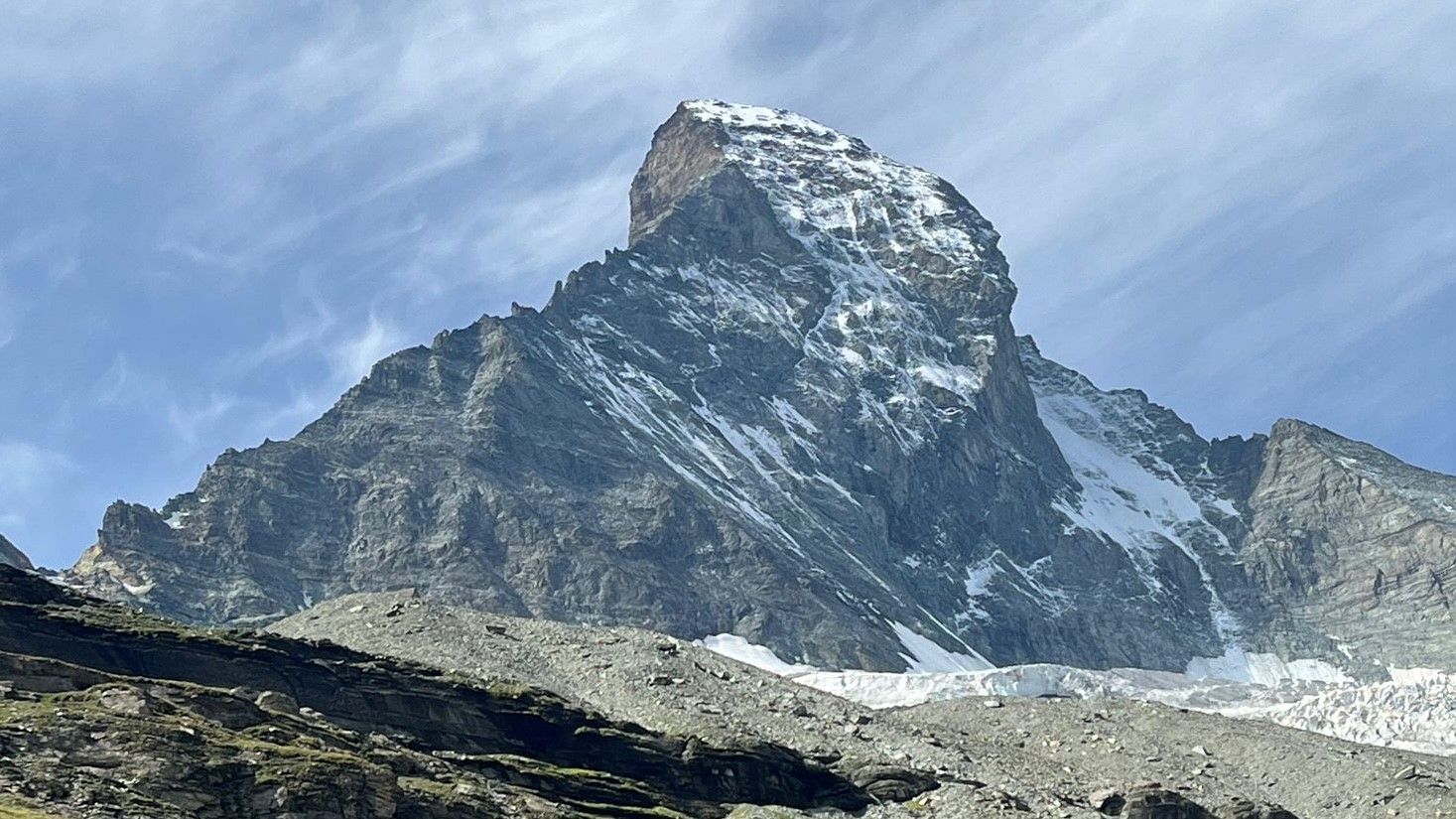 Deux alpinistes font une chute de plus de 1000 mètres sur le  Cervin