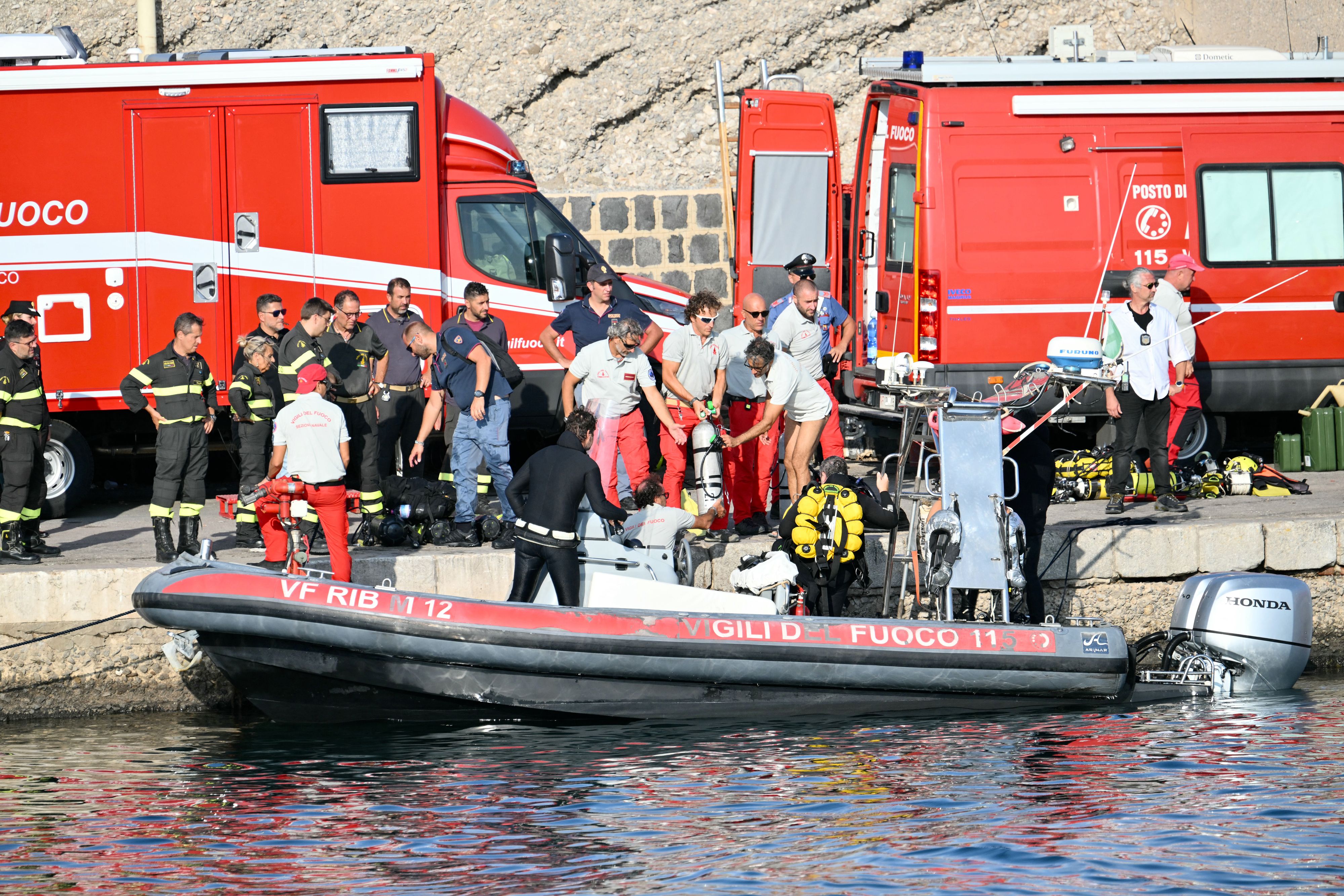 Naufrage du super yacht: deux corps retrouvés