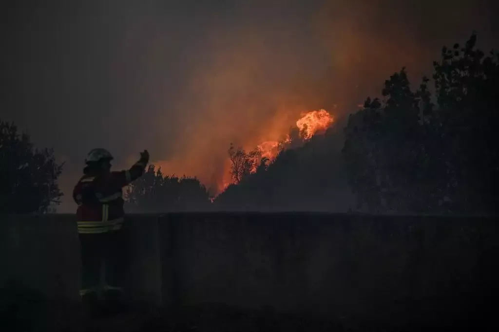 Un incendie fait rage à Madère depuis une semaine