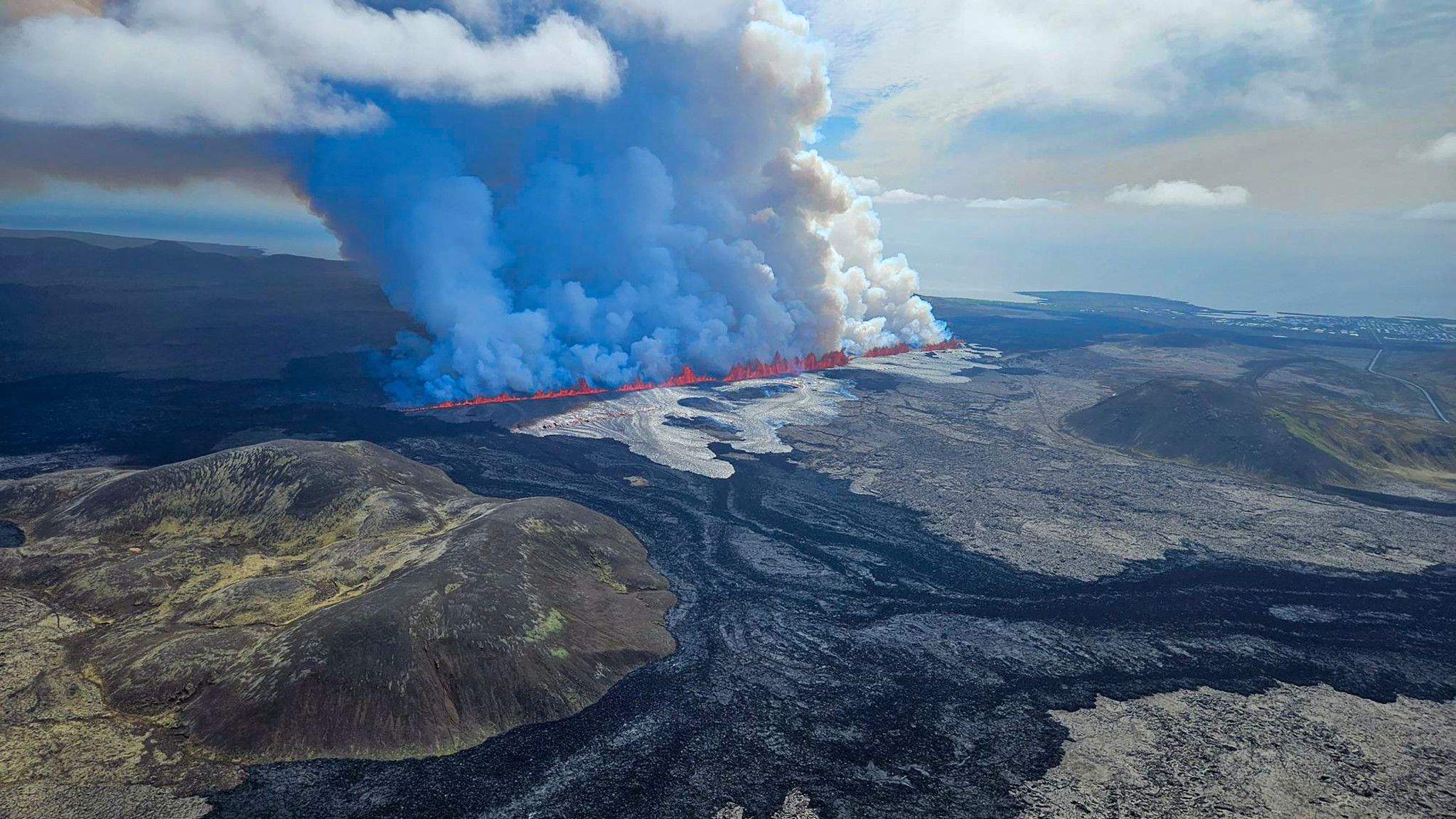 Nouvelle éruption volcanique dans le sud-ouest de l'Islande