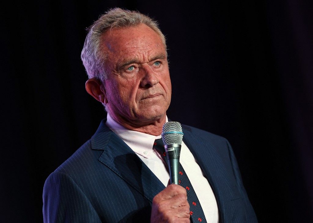 Robert F. Kennedy Jr «suspend» sa campagne et apporte son soutien à Trump