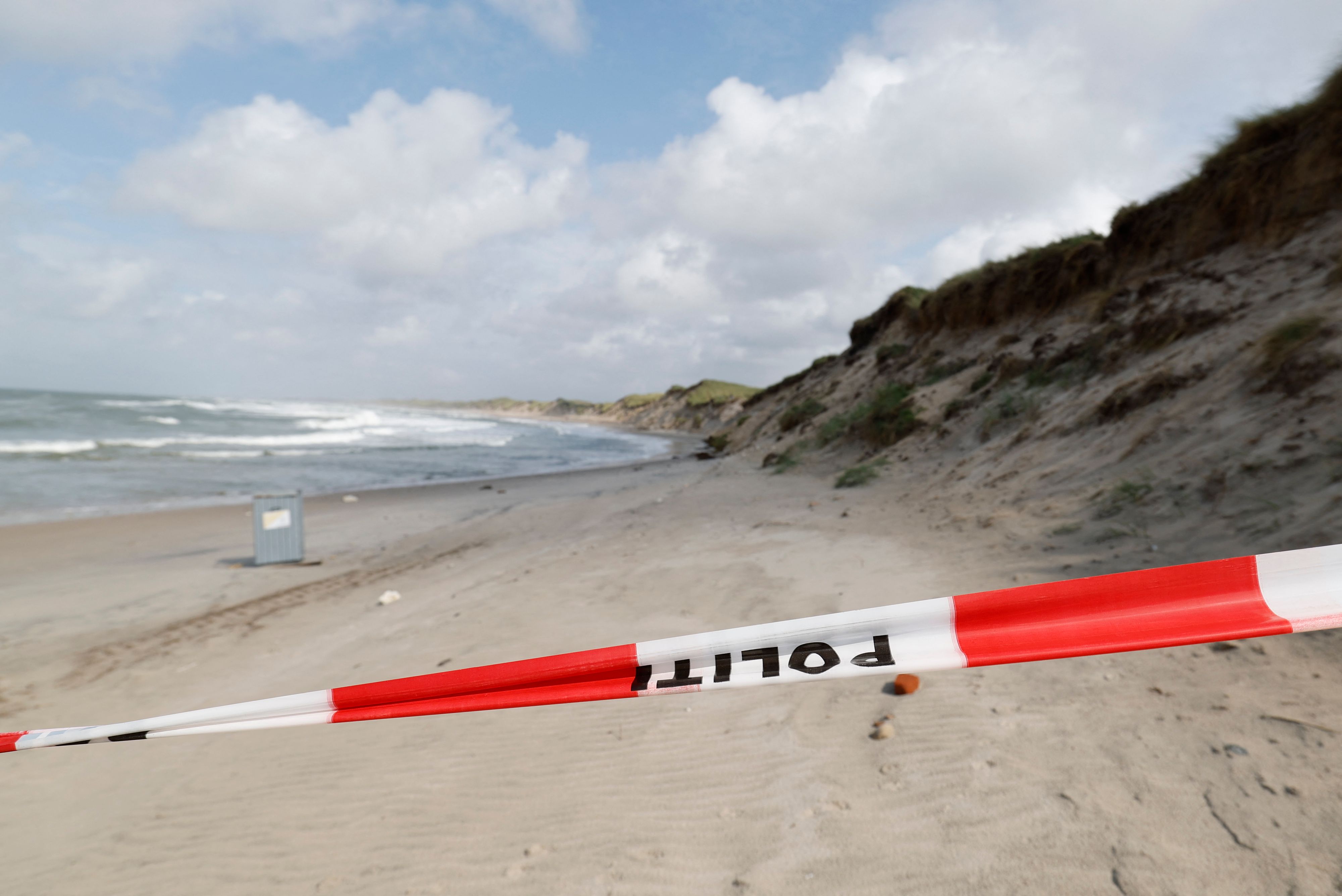 Deux enfants ensevelis par du sable sont dans un état grave