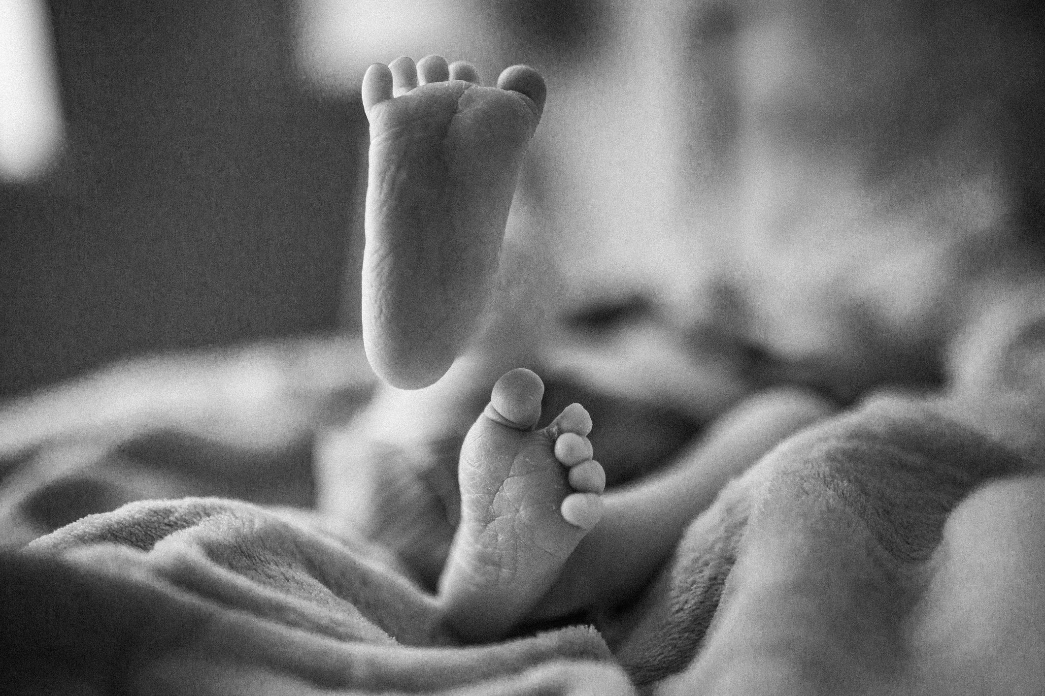 Ils achetaient les bébés de pauvres femmes pour les revendre