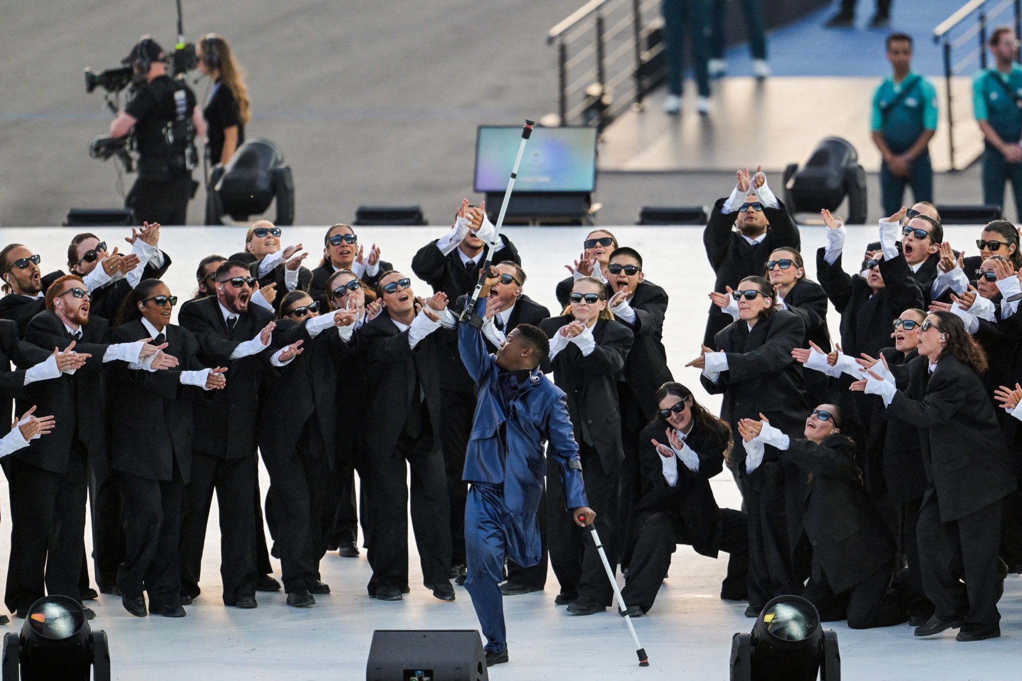 Paris ouvre ses Jeux paralympiques en prolongeant la fête