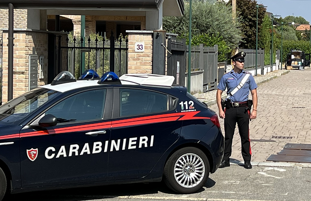 Un ado tue ses parents et son frère à l'anniversaire du père