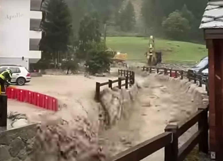 Une coulée de boue isole la vallée de Saas