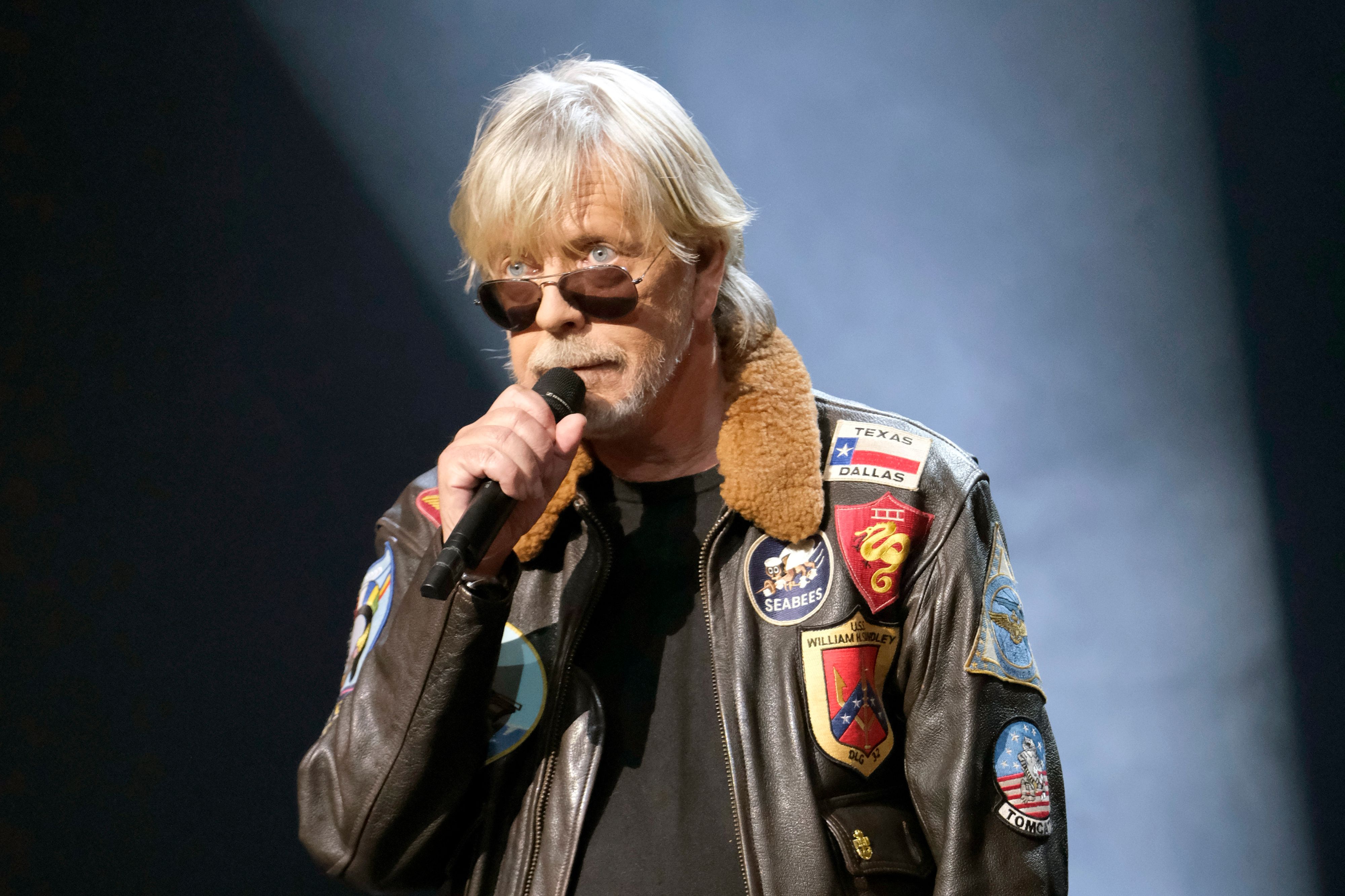 À 72 ans, Renaud prépare un nouvel album