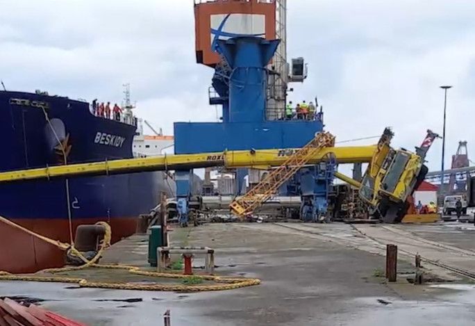 Deux grues s'effondrent, deux ouvriers tués