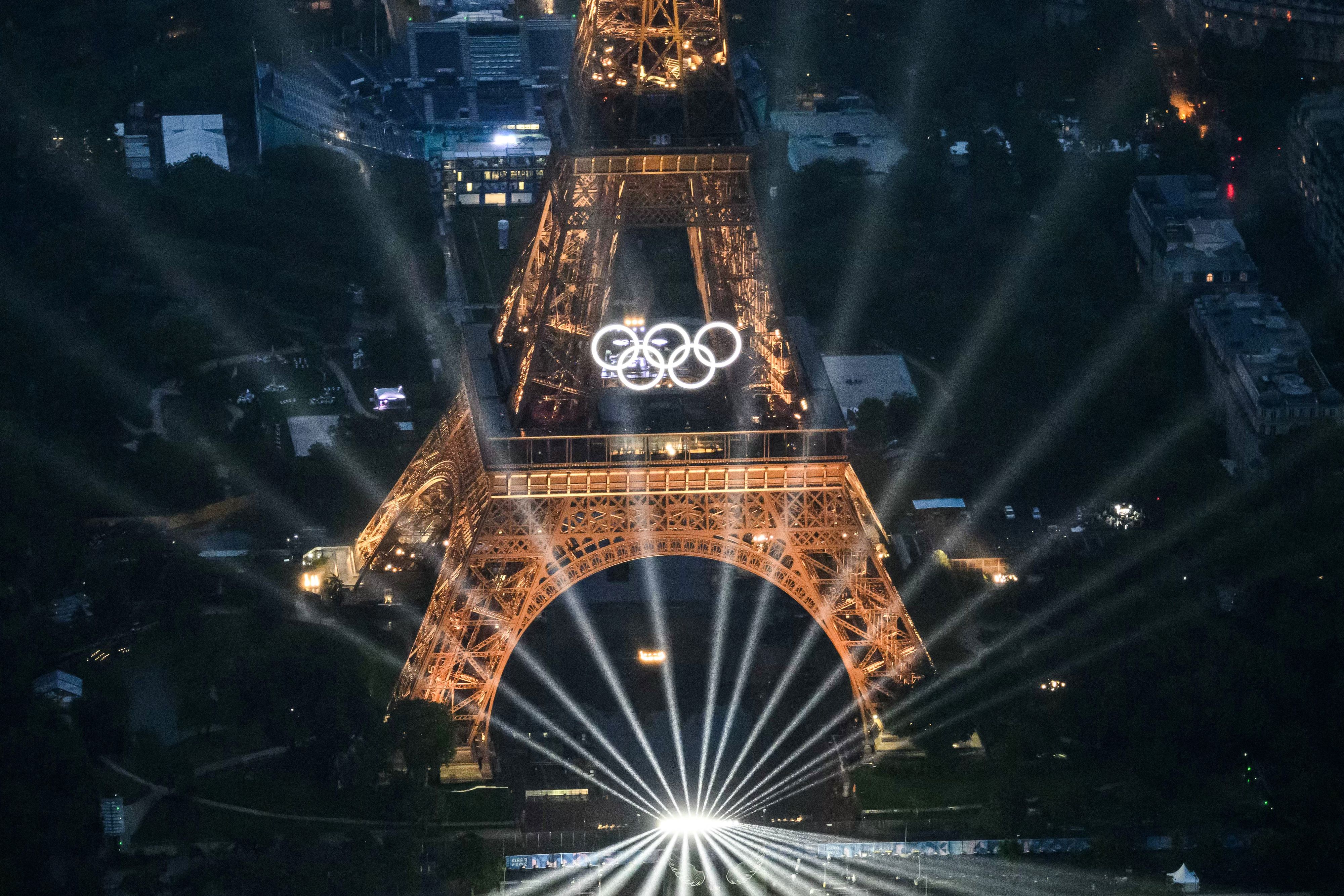 La tour Eiffel aura ses anneaux olympiques au moins jusqu'en 2028