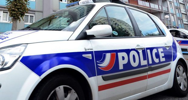 Un homme tue sa compagne et ses deux enfants