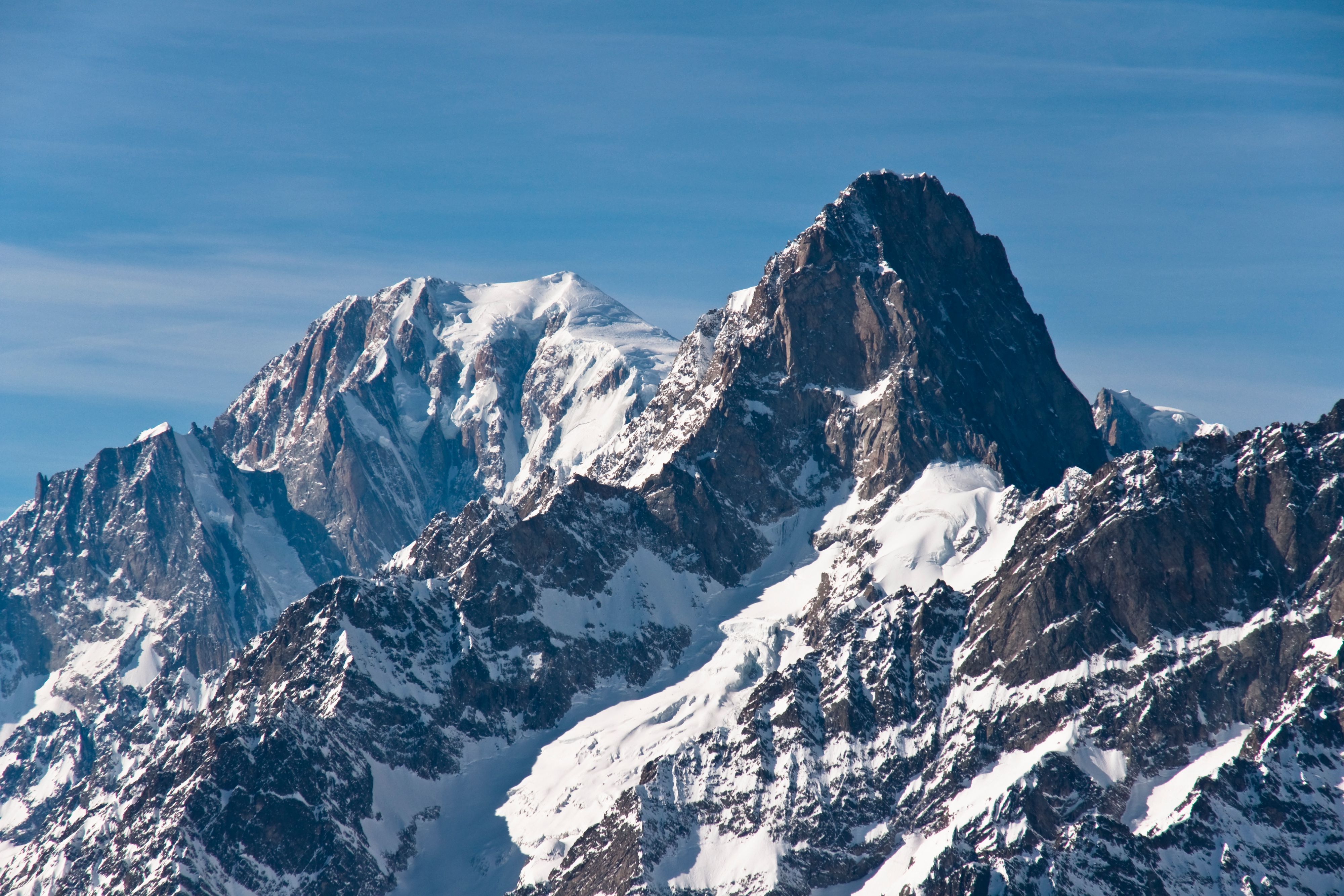 Alpinistes bloqués sur le Mont-Blanc: l'hélico a dû faire demi-tour