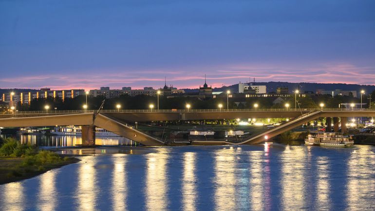 Effondrement partiel d'un pont à Dresde