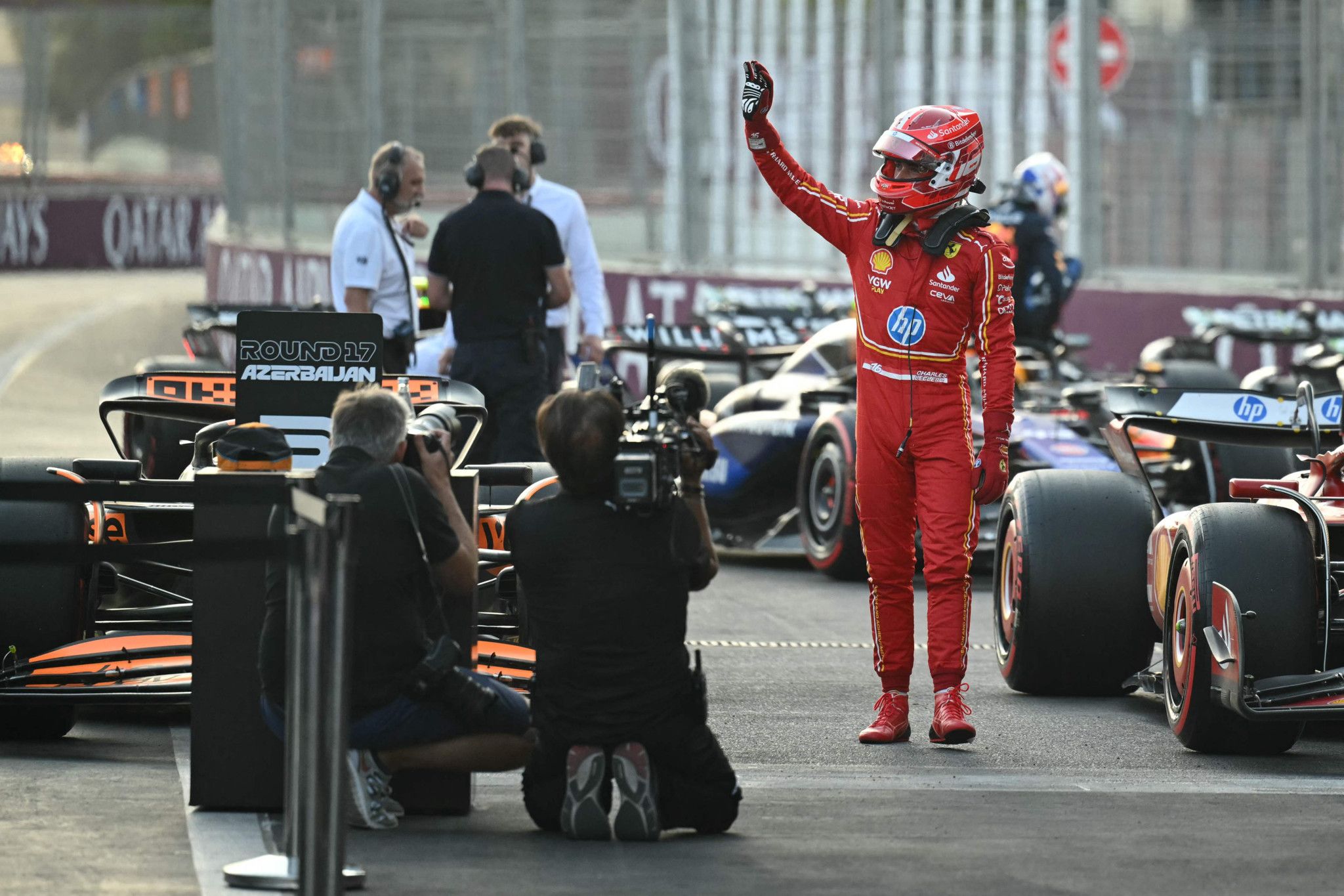 Leclerc partira en pole du GP d'Azerbaïdjan, Verstappen 6e