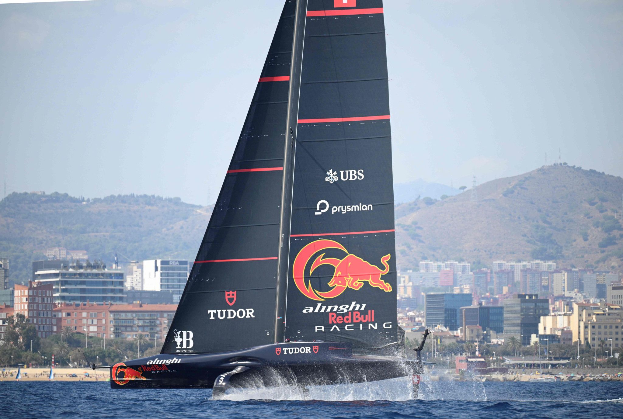 «Alinghi Red Bull Racing» au bord du précipice en Coupe Louis-Vuitton