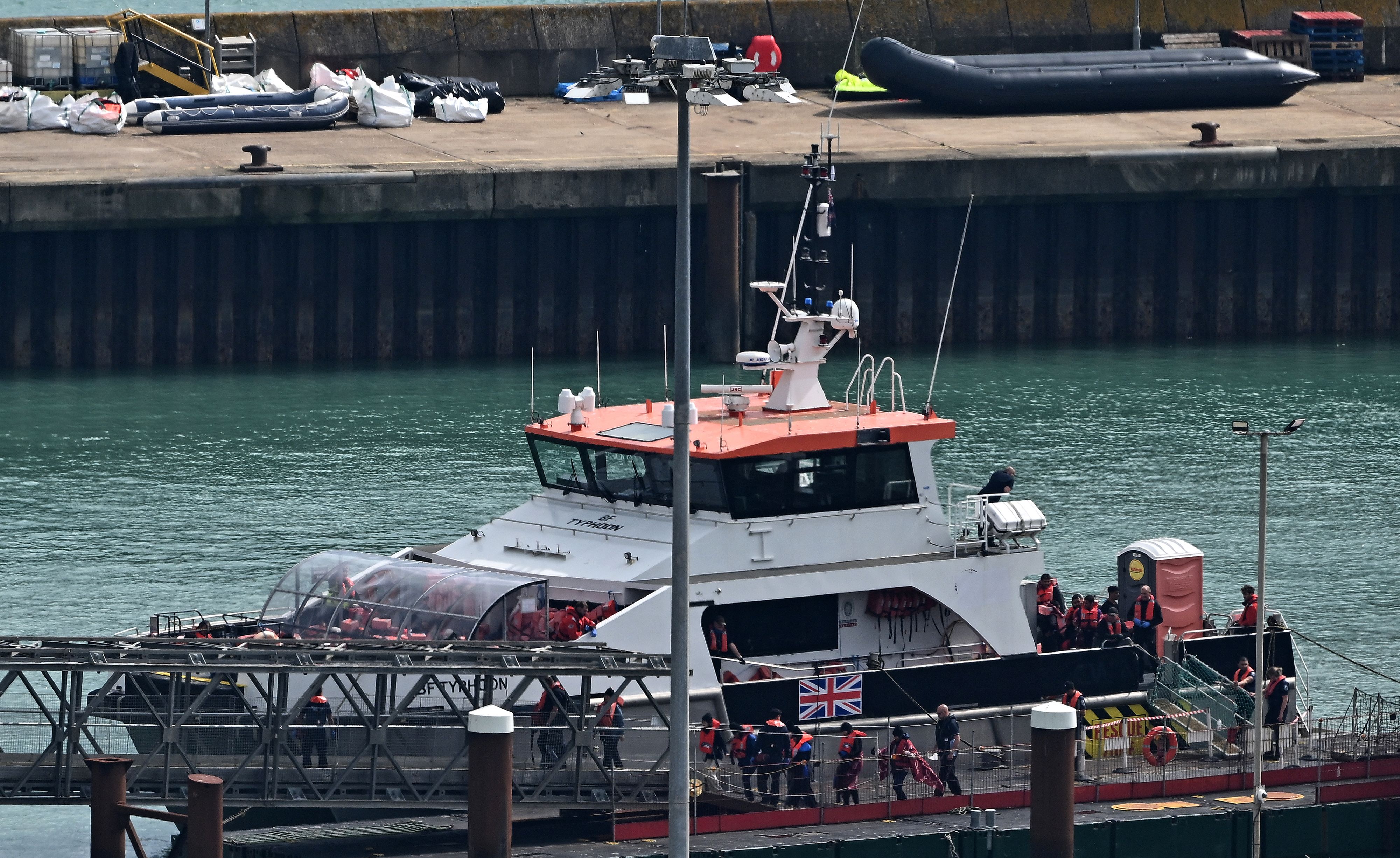 Huit migrants perdent la vie au large de la France