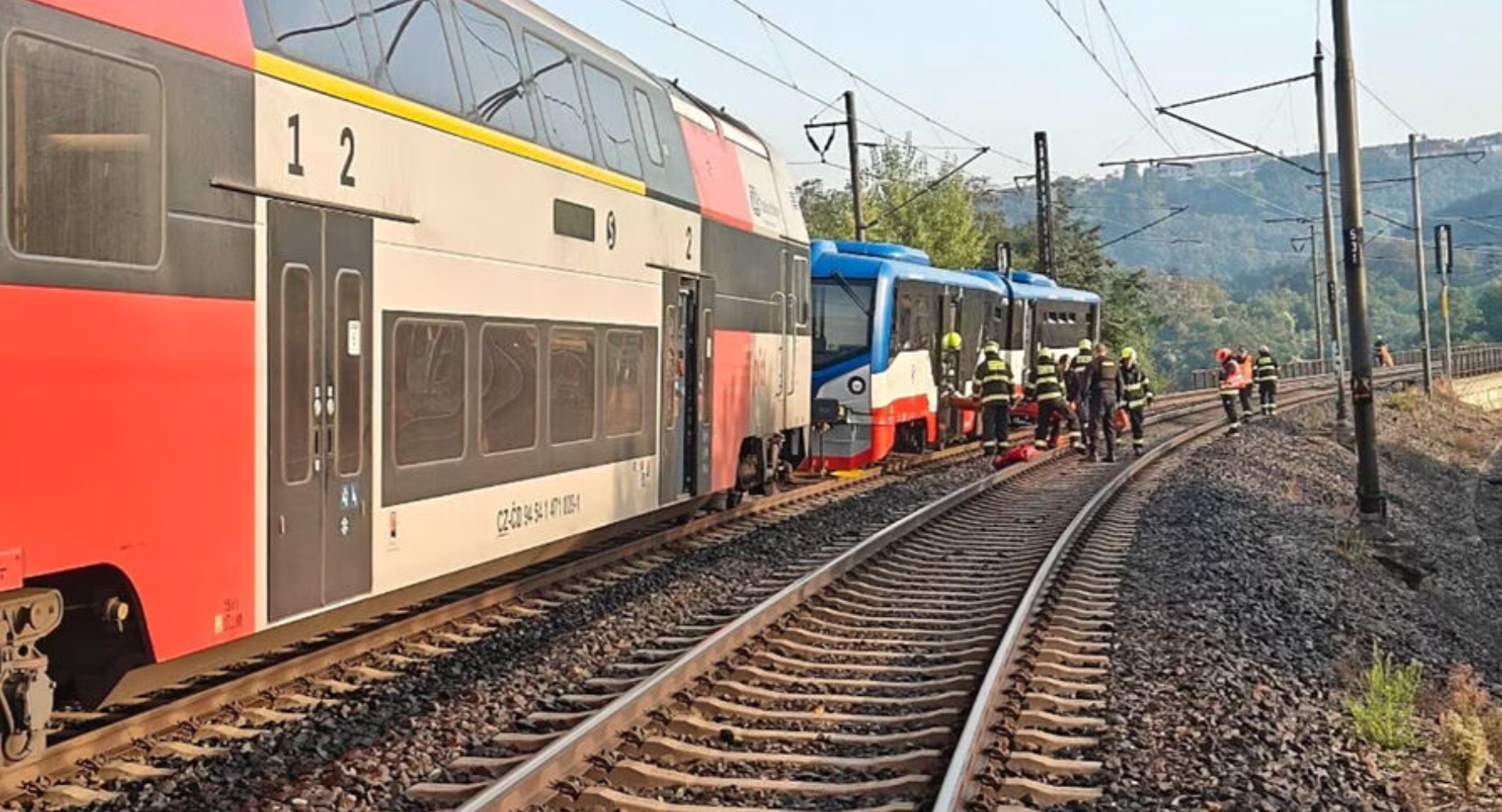 Trente-cinq blessés dans une collision de trains à Prague