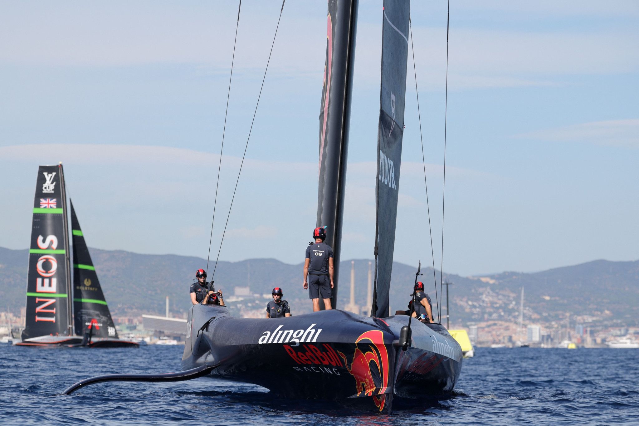 Alinghi lance un peu plus sa «remontada» à Barcelone