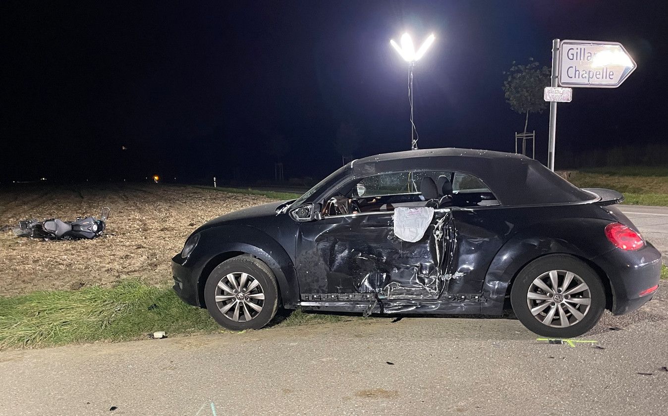 Un jeune motard grièvement blessé dans un choc avec une voiture