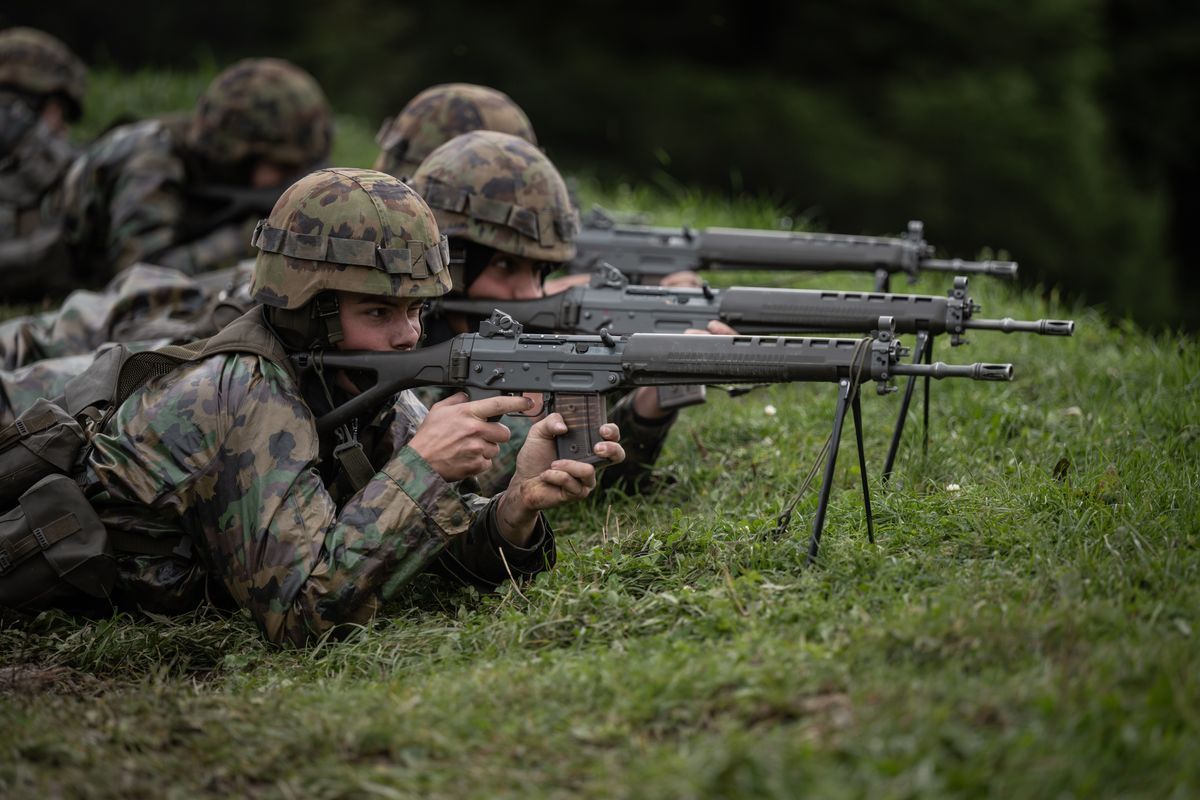 4 milliards de plus pour l'armée: et si on votait?