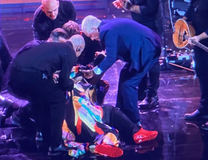 La célèbre chanteuse grecque Marinella victime d'un AVC en plein concert