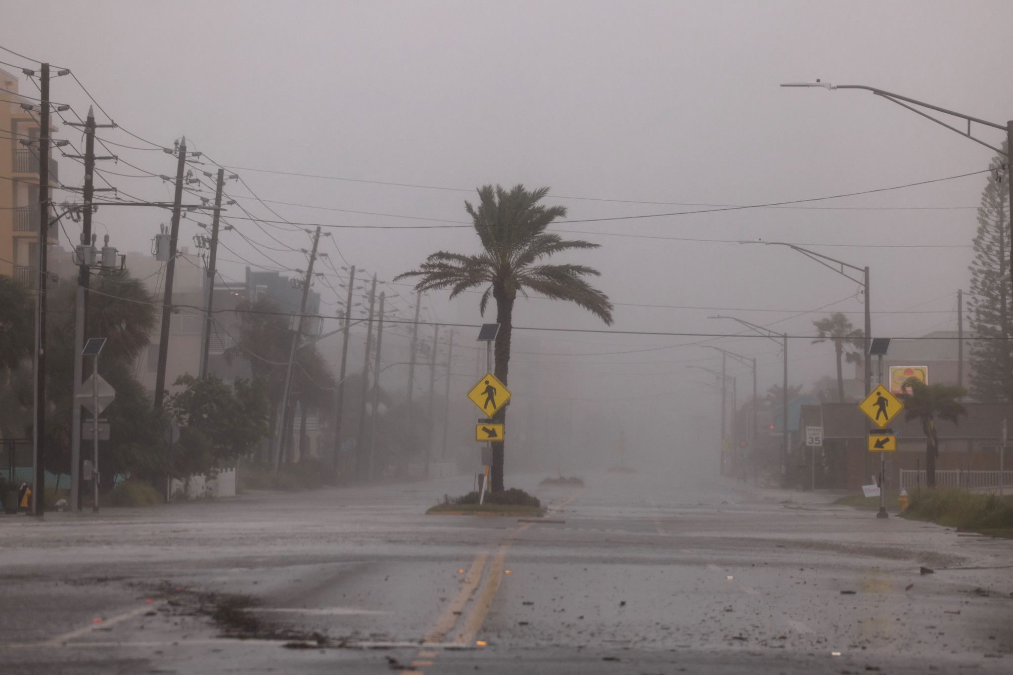 L'ouragan Hélène, «extrêmement dangereux», s'abat sur la Floride