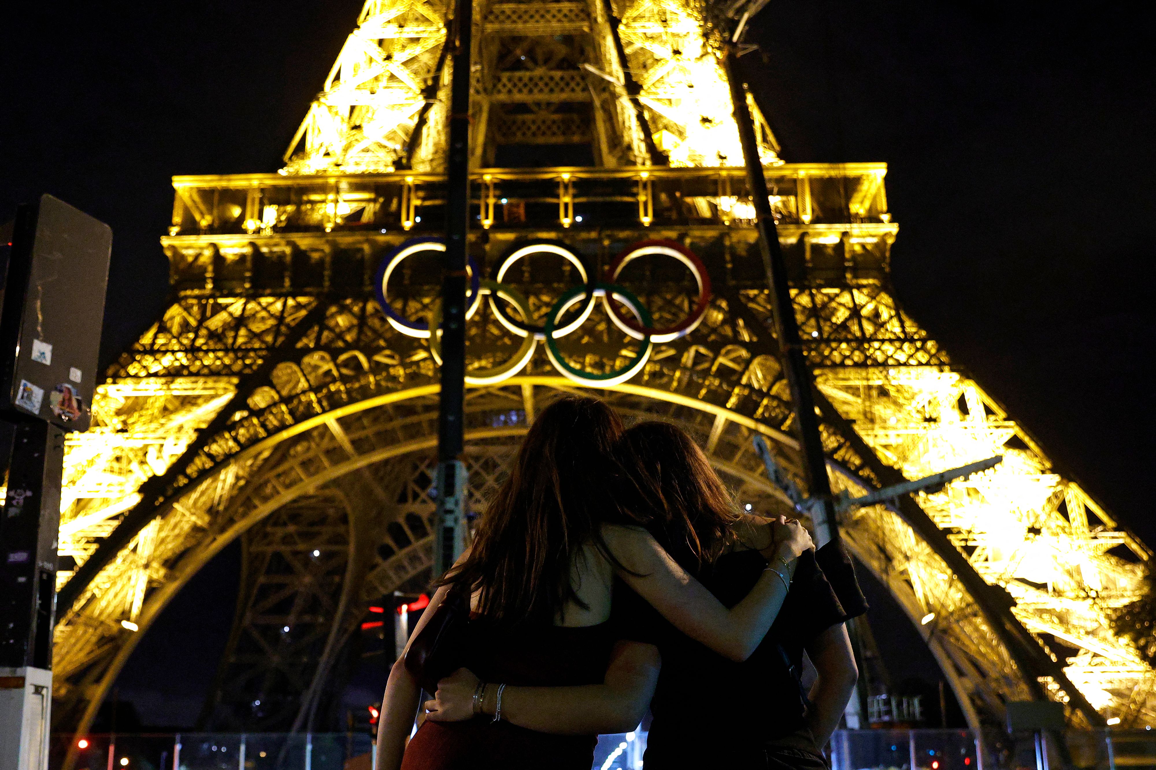 Les anneaux de la tour Eiffel ont été déposés